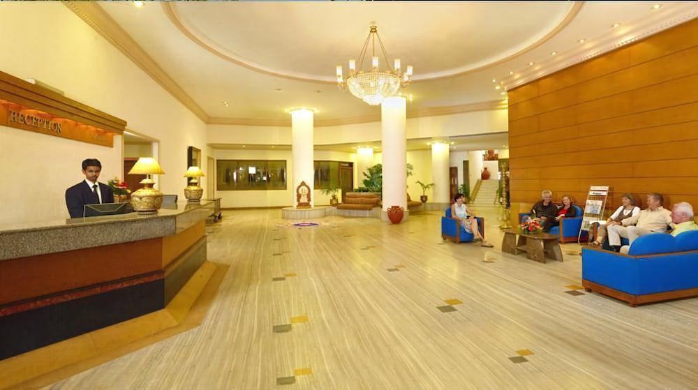 Sangam Hotel, Thanjavur Extérieur photo